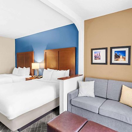 คอมฟอร์ต สวีท โมบีล อีสต์เบย์ Hotel แดฟนี ภายนอก รูปภาพ