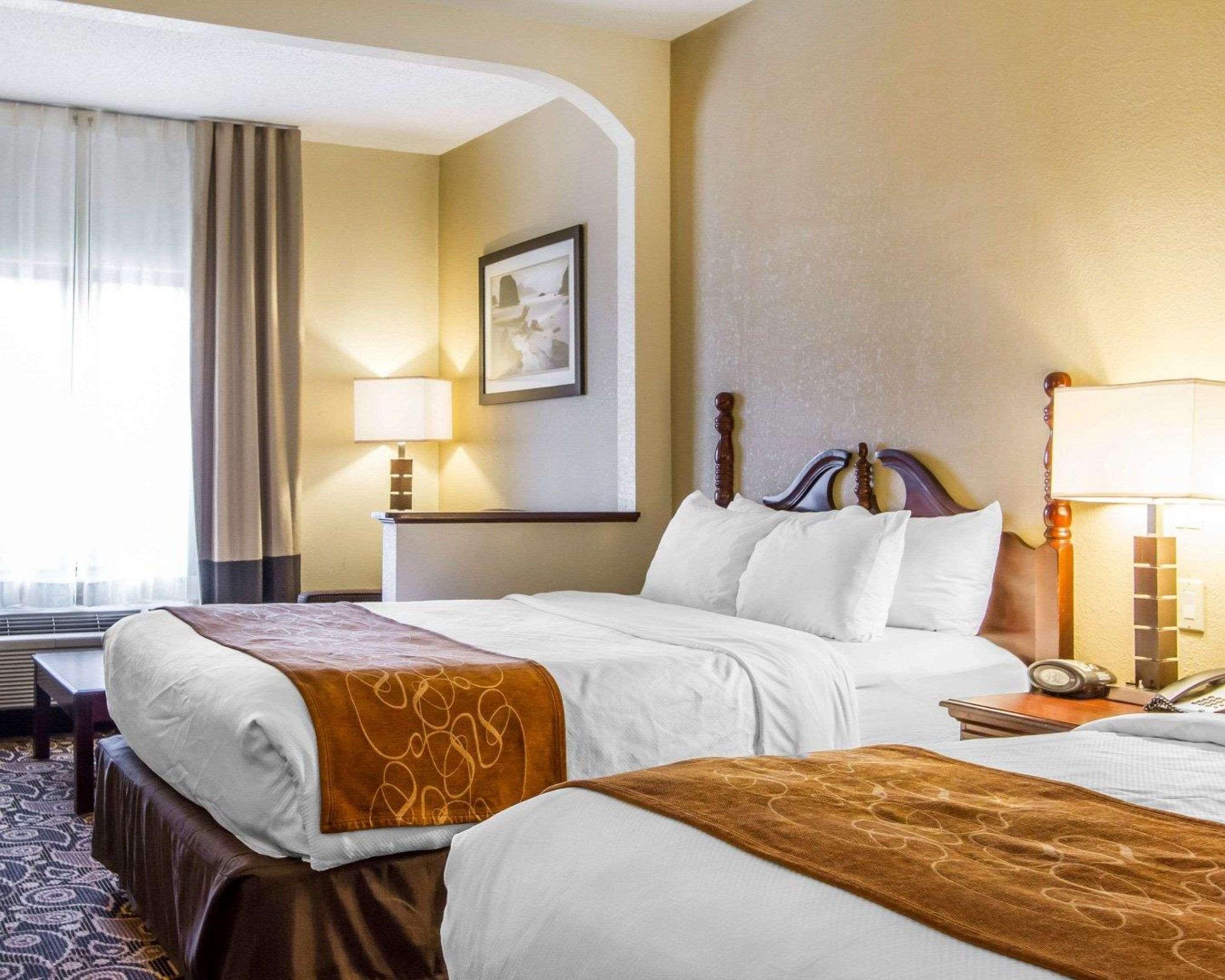 คอมฟอร์ต สวีท โมบีล อีสต์เบย์ Hotel แดฟนี ภายนอก รูปภาพ