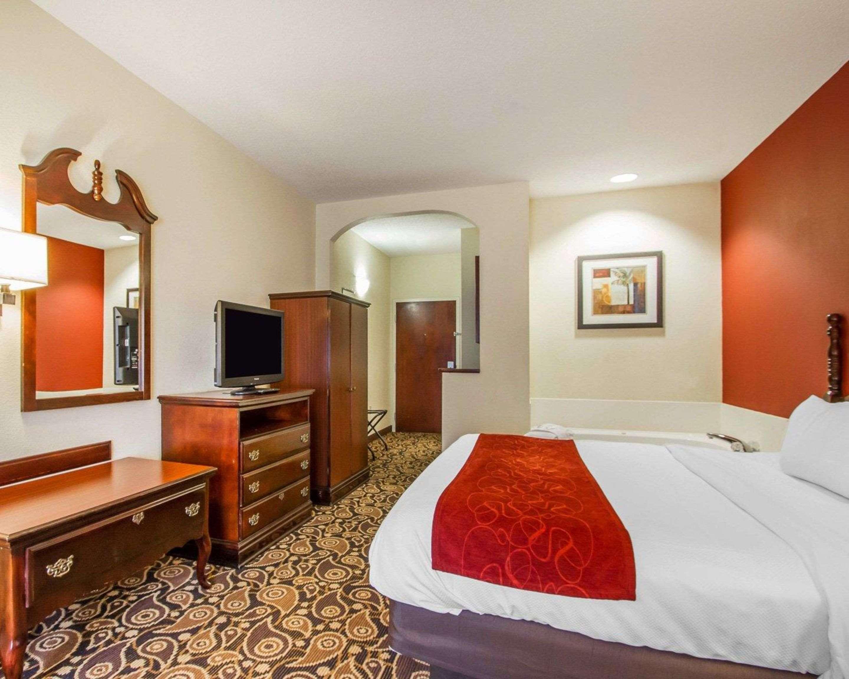 คอมฟอร์ต สวีท โมบีล อีสต์เบย์ Hotel แดฟนี ภายนอก รูปภาพ