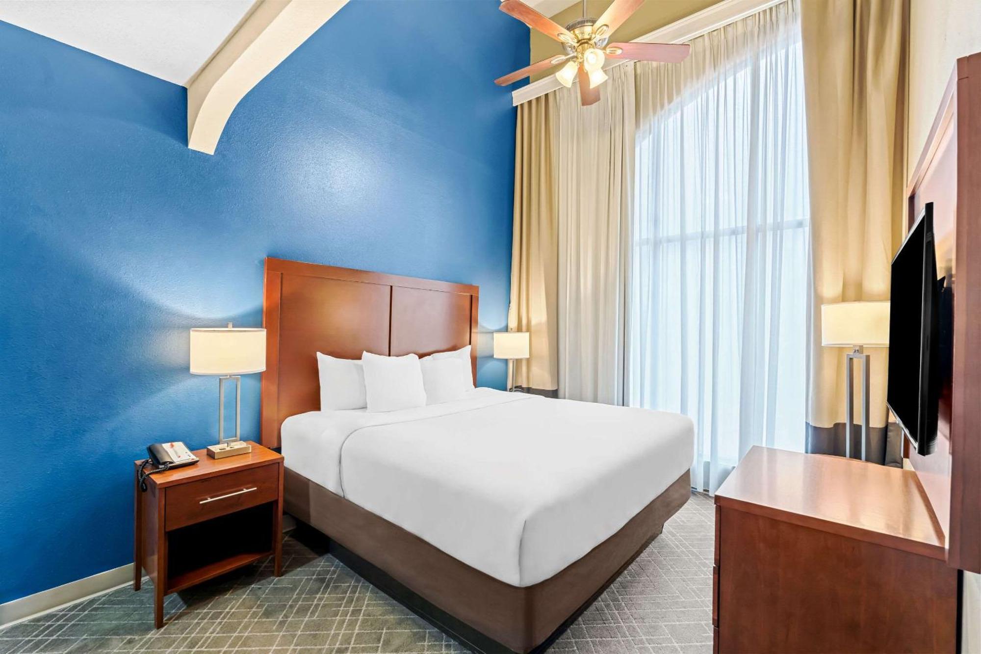 คอมฟอร์ต สวีท โมบีล อีสต์เบย์ Hotel แดฟนี ภายนอก รูปภาพ